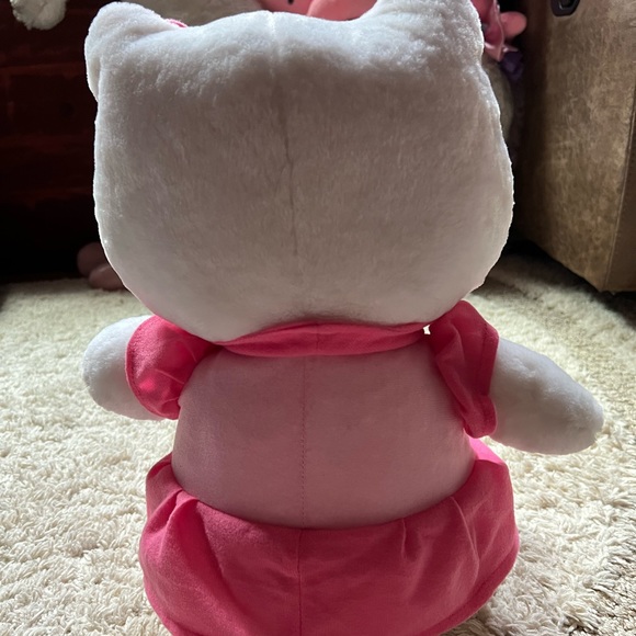 Hello Kitty stuffed animal - Picture 4 of 4